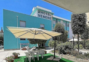 Гостиница Hotel Venere  Ашеа